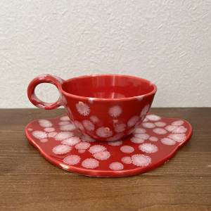 カップとお皿のセット(赤+白ドット)